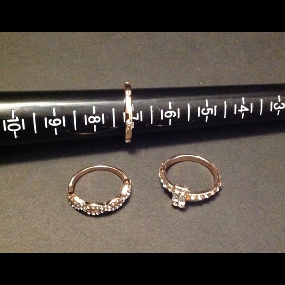 🆕 3 Rose Goldtone & Rhinestone Stack Ring Set-7 - Picture 6 of 6